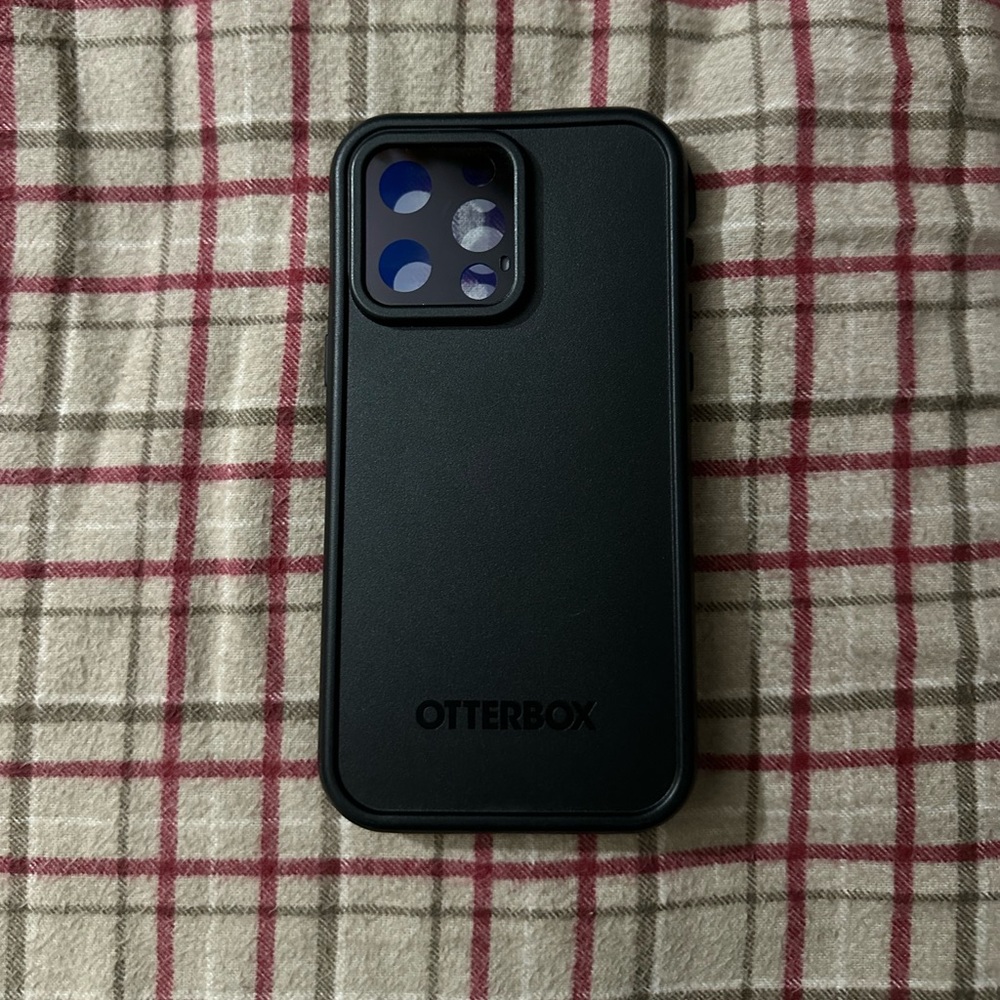 Otterbox MagSafe FRE Case for iPhone 14 Pro Max